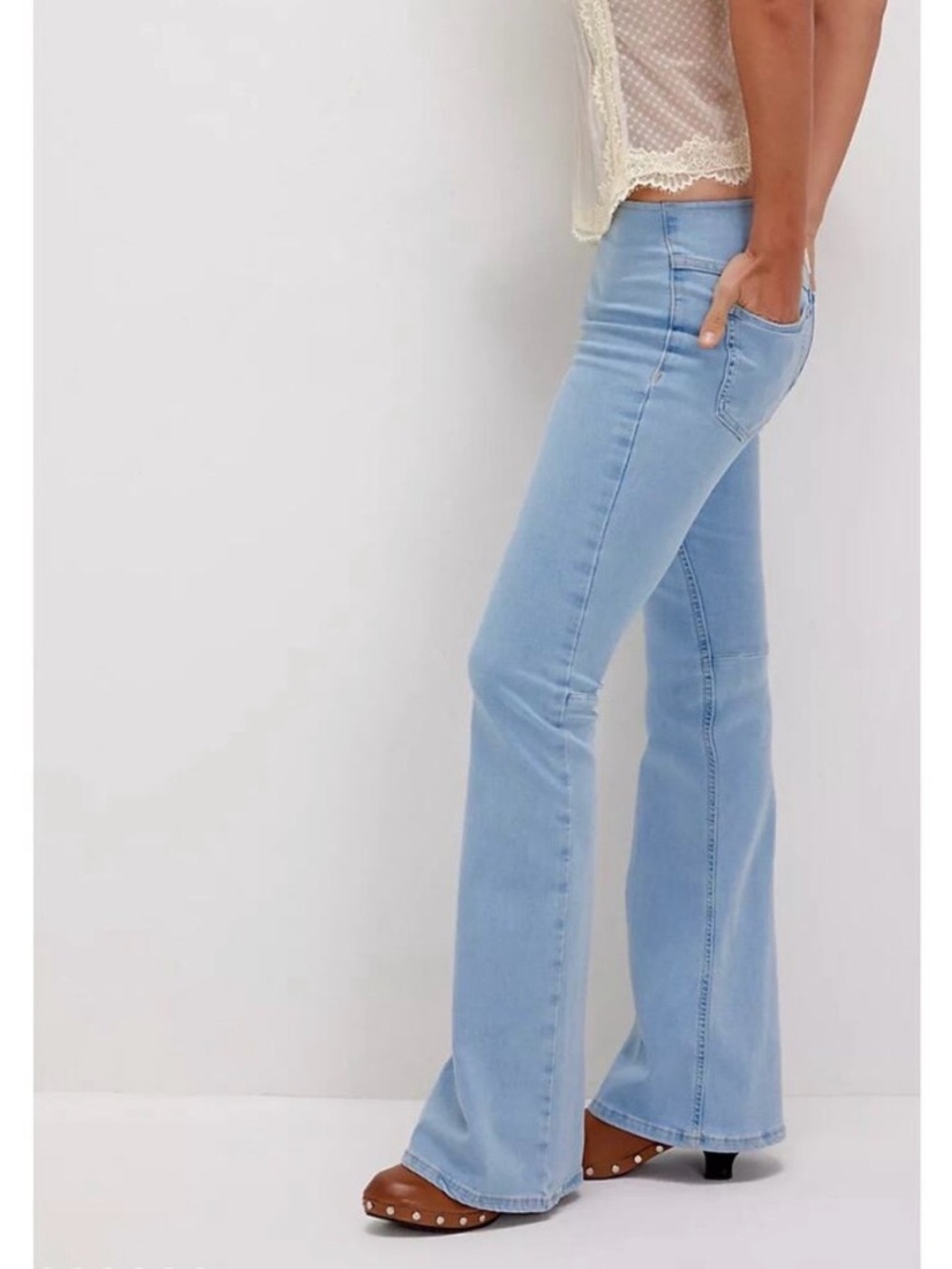 NWT We The Free 32 Blue Penny Pull On Mid Rise Flare Jeans - Picture 2 of 9